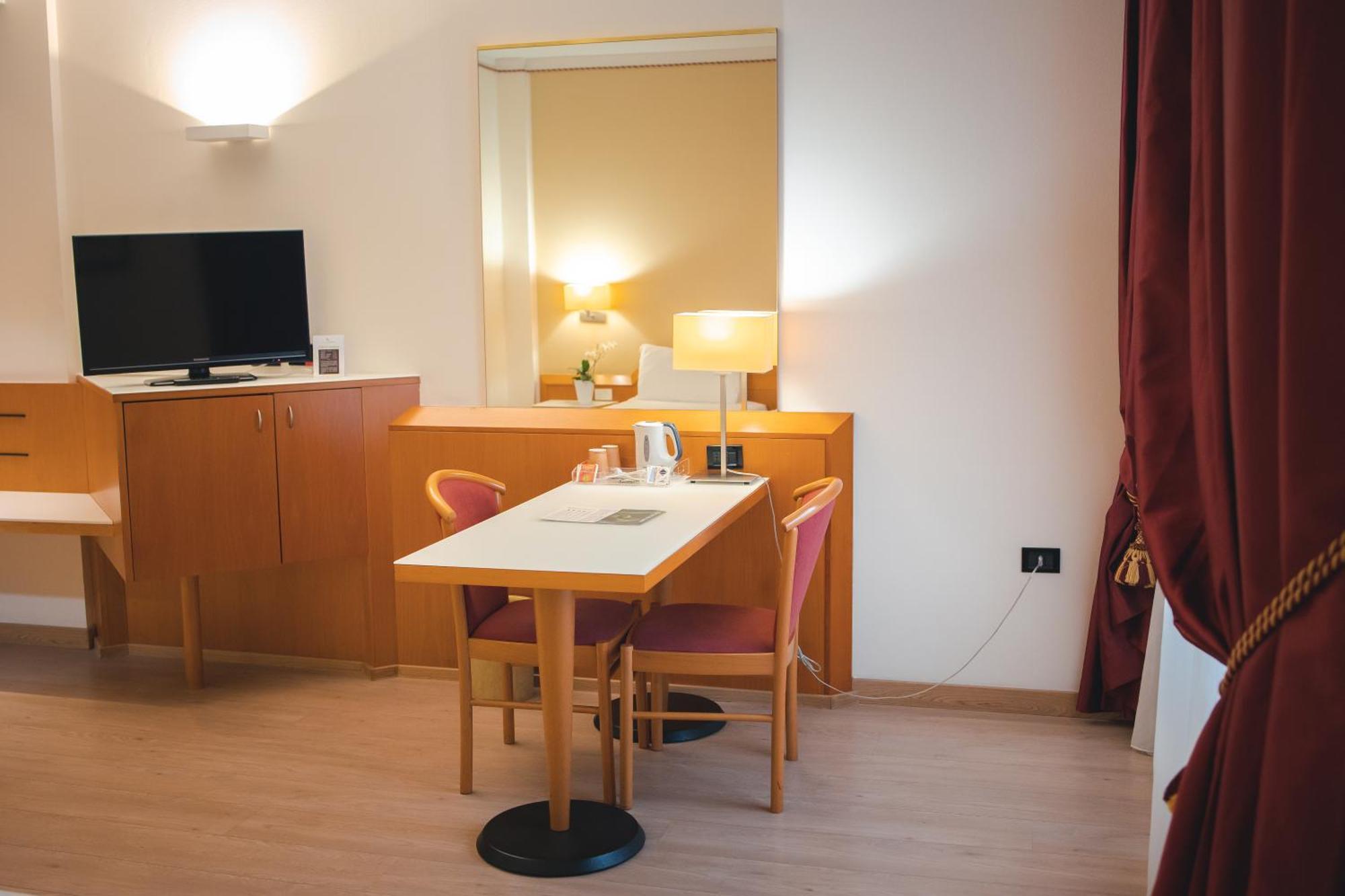 Best Western Mirage Hotel Fiera Paderno Dugnano Buitenkant foto